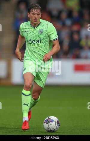 Cheltenham, Royaume-Uni. 18 juillet 2023. Adam atteint le #20 de West Bromwich Albion en action lors du match amical de pré-saison Cheltenham Town vs West Bromwich Albion au Stadium complètement Suzuki, Cheltenham, Royaume-Uni, le 18 juillet 2023 (photo de Gareth Evans/News Images) à Cheltenham, Royaume-Uni le 7/18/2023. (Photo Gareth Evans/News Images/Sipa USA) crédit : SIPA USA/Alamy Live News Banque D'Images