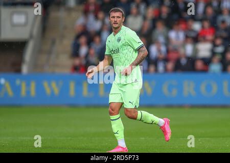 Cheltenham, Royaume-Uni. 18 juillet 2023. John Swift #19 de West Bromwich Albion lors du match amical de pré-saison Cheltenham Town vs West Bromwich Albion au Stadium complètement Suzuki, Cheltenham, Royaume-Uni, le 18 juillet 2023 (photo de Gareth Evans/News Images) à Cheltenham, Royaume-Uni le 7/18/2023. (Photo Gareth Evans/News Images/Sipa USA) crédit : SIPA USA/Alamy Live News Banque D'Images