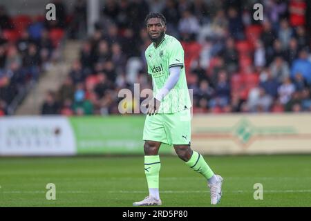 Cheltenham, Royaume-Uni. 18 juillet 2023. Cedric Kipre #4 de West Browmich Albion lors du match amical de pré-saison Cheltenham Town vs West Bromwich Albion au Stadium complètement Suzuki, Cheltenham, Royaume-Uni, le 18 juillet 2023 (photo de Gareth Evans/News Images) à Cheltenham, Royaume-Uni le 7/18/2023. (Photo Gareth Evans/News Images/Sipa USA) crédit : SIPA USA/Alamy Live News Banque D'Images