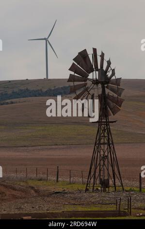 Moulins à vent, anciens et nouveaux, Australie méridionale Banque D'Images