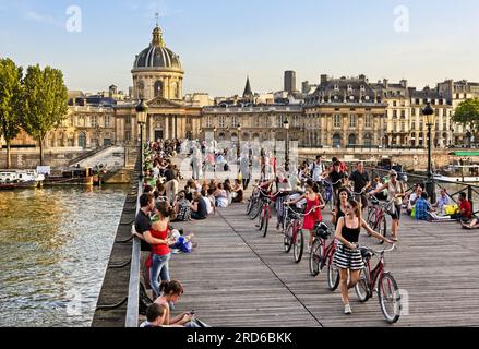 FRANCE. PARIS (75) PONT DES ARTS SUR LA SEINE Banque D'Images