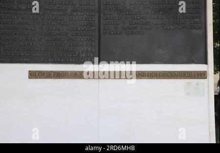 Mur de 1989 héros, commémorant les victimes du 1989 décembre, sur la place de la Révolution, Bucarest, Roumanie Banque D'Images