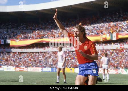 Mexico, Mexiko. 11 juillet 2013. PHOTO D’ARCHIVE : Emilio BUTRAGUENO aura 60 ans le 22 juillet 2023, Emilio BUTRAGUENO, ESP, joueur de football, Joueur national espagnol, action, jubilation, acclamations, goaljubel, Ici à la coupe du monde de football 1986 au Mexique, au Mexique, coupe du monde FIFA 1986, photo non datée en juin 1986, ? Crédit : dpa/Alamy Live News Banque D'Images