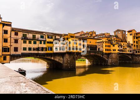 Côté ouest de la Ponte Vecchio, Florence, Toscane, Italie Banque D'Images