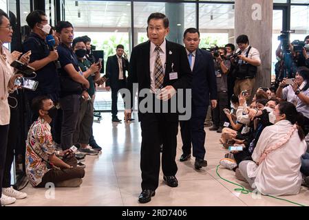 Bangkok, Thaïlande. 19 juillet 2023. Sereepisuth Temeeyaves, le chef du parti libéral thaïlandais vu lors du second scrutin. Le Parlement thaïlandais organise un deuxième vote pour le prochain Premier ministre de Thaïlande après que Pita Limjaroenrat, chef du parti Move Forward et candidat au Premier ministre, ait échoué lors du premier vote le 13 juillet 2023. Crédit : SOPA Images Limited/Alamy Live News Banque D'Images