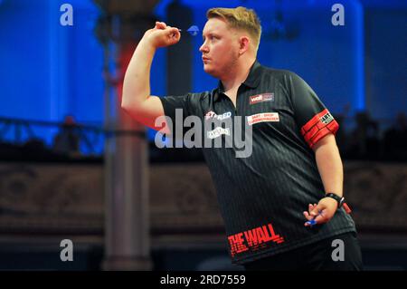 Blackpool, Royaume-Uni. 16 juillet 2023. BLACKPOOL, ROYAUME-UNI - 16 JUILLET : Martin Schindler d'Allemagne pendant le jour 2 de la rencontre Betfred World Matchplay 2023 au Winter Gardens le 16 juillet 2023 à Blackpool, Royaume-Uni (photo de Pieter Verbeek/Orange Pictures) crédit : Orange pics BV/Alamy Live News Banque D'Images
