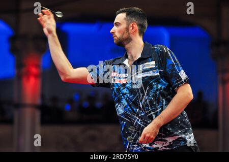 Blackpool, Royaume-Uni. 16 juillet 2023. BLACKPOOL, ROYAUME-UNI - 16 JUILLET : Luke Humphries d'Angleterre pendant le jour 2 de la rencontre mondiale Betfred 2023 au Winter Gardens le 16 juillet 2023 à Blackpool, Royaume-Uni (photo de Pieter Verbeek/Orange Pictures) crédit : Orange pics BV/Alamy Live News Banque D'Images