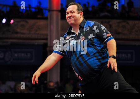 Blackpool, Royaume-Uni. 16 juillet 2023. BLACKPOOL, ROYAUME-UNI - 16 JUILLET : Brendan Dolan d'Irlande pendant le jour 2 de la rencontre Betfred World Matchplay 2023 au Winter Gardens le 16 juillet 2023 à Blackpool, Royaume-Uni (photo de Pieter Verbeek/Orange Pictures) crédit : Orange pics BV/Alamy Live News Banque D'Images