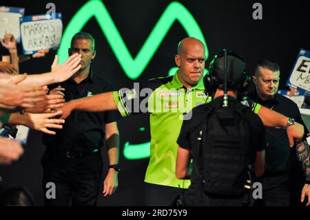Blackpool, Royaume-Uni. 16 juillet 2023. BLACKPOOL, ROYAUME-UNI - 16 JUILLET : Michael van Gerwen des pays-Bas pendant le jour 2 de la rencontre Betfred World Matchplay 2023 au Winter Gardens le 16 juillet 2023 à Blackpool, Royaume-Uni (photo de Pieter Verbeek/Orange Pictures) crédit : Orange pics BV/Alamy Live News Banque D'Images
