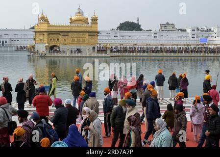 INDE, Punjab, Amritsar, Harmandir Sahib, le temple d'or, Le principal lieu de pèlerinage des sikhs / INDIEN, Punjab, Amritsar, Harmandir Sahib, der goldenen Tempel, Wichtigstes Heiligtum der Sikhs Banque D'Images