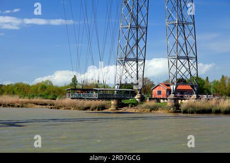 Le pont transporteur de Rochefort, ou pont transporteur de Martrou sur la Charente. Dernier pont transporteur en France. Rochefort, Charente Maritime, France Banque D'Images