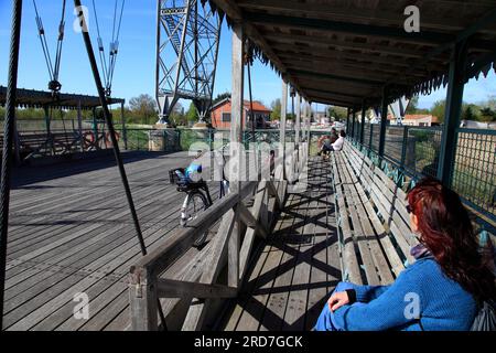 Le pont transporteur de Rochefort, ou pont transporteur de Martrou sur la Charente. Dernier pont transporteur en France. Rochefort, Charente Maritime, France Banque D'Images