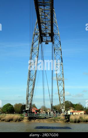 Le pont transporteur de Rochefort, ou pont transporteur de Martrou sur la Charente. Dernier pont transporteur en France. Rochefort, Charente Maritime, France Banque D'Images