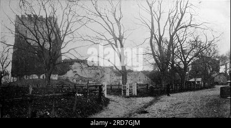 Une vue sur le château de Porchester, déclaré être «dix miles de Southsea via Londres et South West Railway." Extrait d'une collection d'annonces imprimées et de photographies datées de 1908 concernant les régions de Southsea et Portsmouth dans le Hampshire, en Angleterre. Certains des originaux n'étaient guère plus que la taille d'instantané et la qualité était variable. Banque D'Images