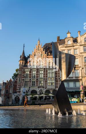 Le manoir de Cleves-Ravenstein (Hôtel Ravenstein), construit à la fin du 15e et au début du 16e siècle avec de la brique et du grès dans un arc gothique flamboyant Banque D'Images