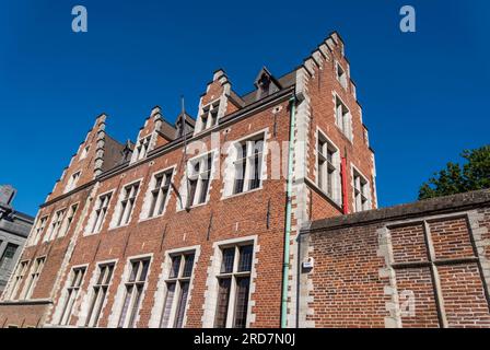 Le manoir de Cleves-Ravenstein (Hôtel Ravenstein), construit à la fin du 15e et au début du 16e siècle avec de la brique et du grès dans un arc gothique flamboyant Banque D'Images