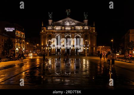 Lviv, Ukraine - 12 juillet 2023 : Opéra national de Lviv Banque D'Images