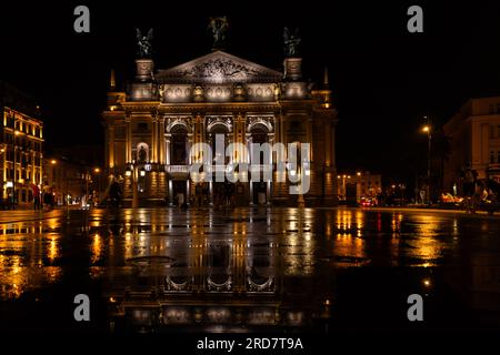 Lviv, Ukraine - 12 juillet 2023 : Opéra national de Lviv Banque D'Images