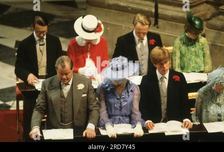 Mariage du prince Charles et de Lady Diana Spencer à la cathédrale Paul, Londres mercredi 29 juillet 1981 Earl Spencer et vicomte Althorp (Charles Spencer) photo des Archives Henshaw Banque D'Images