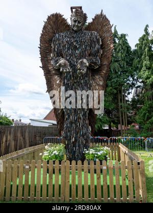 The Knife Angel - sculpteur par Alfie Bradley - exposé à Lichfield, Staffordshire, Angleterre, Royaume-Uni Banque D'Images