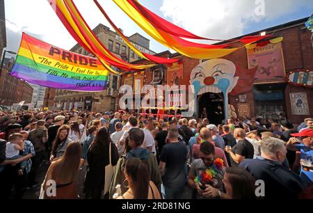 Manchester Pride - Canal Street / Bloom Street, Manchester, Angleterre, Royaume-Uni, M1 3EZ Banque D'Images