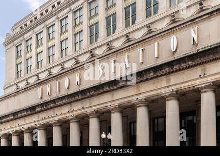 Union Station dans le centre-ville de Chicago est une gare historique avec des boutiques, des restaurants et une belle architecture. Banque D'Images