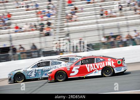 Loudon, NH, États-Unis. 17 juillet 2023. Kevin Harvick (4), pilote de la coupe NASCAR, court pour le crayon 301 au New Hampshire Motor Speedway à Loudon NH. (Image de crédit : © Walter G. Arce Sr./ZUMA Press Wire) USAGE ÉDITORIAL SEULEMENT! Non destiné à UN USAGE commercial ! Banque D'Images