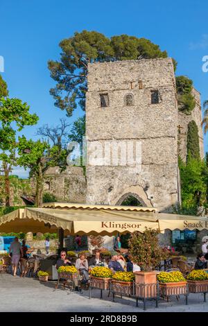Café et entrée à Villa Rufolo, Ravello, Costiera Amalfitana, site du patrimoine mondial de l'UNESCO, Campanie, Italie, Europe Banque D'Images