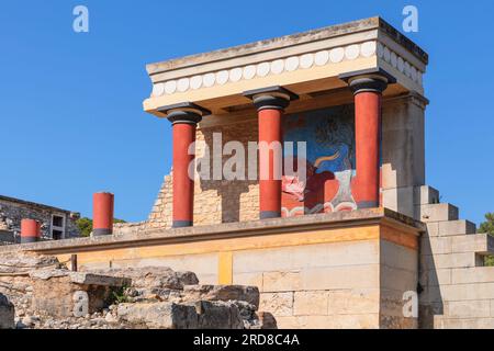 Palais de Minos, entrée nord restaurée, ancienne ville de Knossos, Iraklion, Crète, Îles grecques, Grèce, Europe Banque D'Images