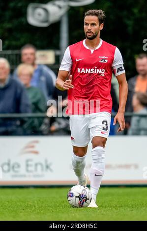 Dirkshorn, pays-Bas. 19 juillet 2023. DIRKSHORN, PAYS-BAS - JUILLET 19 : Pantelis Hatzidiakos de l'AZ Alkmaar court avec le ballon pendant le match amical de pré-saison entre l'AZ et le Norwich City FC au V.V. Dirkshorn le 19 juillet 2023 à Dirkshorn, pays-Bas (photo de Patrick Goosen/Orange Pictures) crédit : Orange pics BV/Alamy Live News Banque D'Images