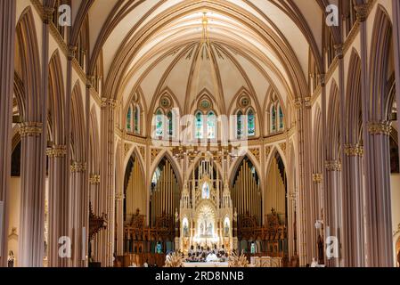 Trois-Rivière, Canada - juillet 15 2023 : intérieur de la Cathédrale de l'Assomption de trois-Rivières Banque D'Images