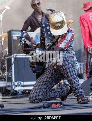 Grass Valley, États-Unis. 15 juillet 2023. California WorldFest a lieu dans le nord de la Californie pendant la canicule de l'ouest des États-Unis. Jupiter & Okwess interprète leur mélange de rythme congolais, de funk et de rock. 15 juillet 2023 (photo de Penny Collins/NurPhoto) crédit : NurPhoto SRL/Alamy Live News Banque D'Images