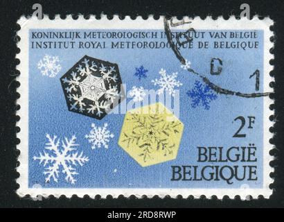 RUSSIE KALININGRAD, 20 OCTOBRE 2015 : timbre imprimé par la Belgique, montrant un flocon de neige, vers 1966 Banque D'Images