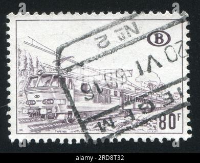 RUSSIE KALININGRAD, 20 OCTOBRE 2015 : timbre imprimé par la Belgique, montre une locomotive, vers 1967 Banque D'Images