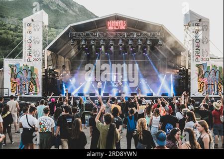 Pirineos sur se inunda de rap con Rapsusklei y Los Chicos del Maiz. Banque D'Images