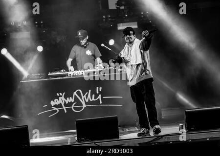 Pirineos sur se inunda de rap con Rapsusklei y Los Chicos del Maiz. Banque D'Images