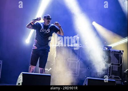 Pirineos sur se inunda de rap con Rapsusklei y Los Chicos del Maiz. Banque D'Images