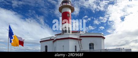 Faro Isla Magdalena, phare de signalisation maritime, célèbre monument national de la réserve de pingouins. Île de Magdalena Détroit de Magellan au large de Punta Arenas Chili Banque D'Images