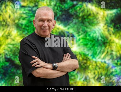 Munich, Allemagne. 19 juillet 2023. Jean-Paul Gaultier, créateur de mode français, lors d'une répétition de son Fashion Freak Show, qui fêtera sa première allemande à l'Isarphilharmonie le 20 juillet 2023. (À dpa : 'Fashion Freak Show de Jean Paul Gaultier célèbre la première allemande') crédit : Peter Kneffel/dpa/Alamy Live News Banque D'Images