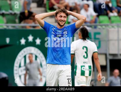 Budapest, Hongrie. 19 juillet 2023. Sivert Gussias de KI Klaksvik célèbre après le match du 2e tour de qualification de l'UEFA Champions League entre Ferencvarosi TC et KI Klaksvik au Groupama Arena le 19 juillet 2023 à Budapest, Hongrie. Crédit : Laszlo Szirtesi/Alamy Live News Banque D'Images