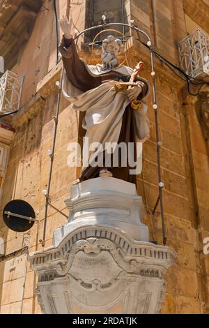 Statue d'angle de rue St Elias sanctuaire Valletta Malte Banque D'Images