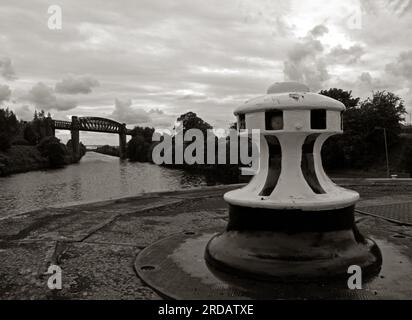 Cabestan à Latchford écluses 2009, ancien pont de chemin de fer, MSCC, Ship Canal, Warrington, Cheshire, ANGLETERRE, ROYAUME-UNI, WA4 2XT Banque D'Images
