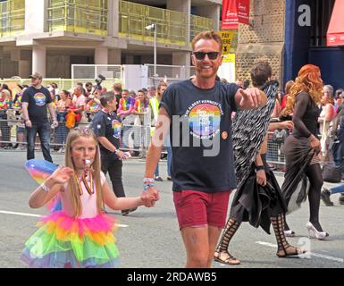 The Albert Kennedy Trust au Manchester Pride Festival parade, 36 Whitworth Street, Manchester, Angleterre, Royaume-Uni, M1 3NR Banque D'Images