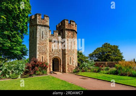 La Grande porte historique du 14e siècle au château de Dunster, Somerset, Angleterre, Royaume-Uni Banque D'Images