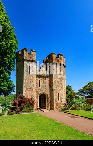 La Grande porte historique du 14e siècle au château de Dunster, Somerset, Angleterre, Royaume-Uni Banque D'Images