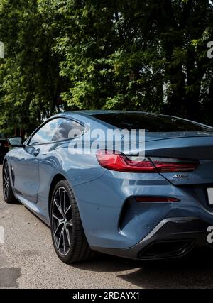 Minsk, Biélorussie, juillet 2023 - nouvelle BMW coupé. Voiture de sport Banque D'Images