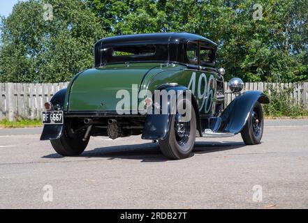 Ford modèle A 1930 Hot Rod coupé équipé d'un Chrysler V8 Banque D'Images