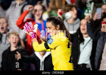 Auckland, Auckland, Nouvelle-Zélande. 20 juillet 2023. La gardienne néo-zélandaise VICTORIA ESSON #21 applaudit après avoir parlé avec ses fans et célèbre avoir remporté le match de la coupe du monde FIFA WomenÃs 2023 contre la Norvège à l'Eden Park Stadium à Auckland, en Nouvelle-Zélande. La Nouvelle-Zélande a battu la Norvège 1 - 0. (Image de crédit : © ira L. Black/ZUMA Press Wire) USAGE ÉDITORIAL SEULEMENT! Non destiné à UN USAGE commercial ! Banque D'Images