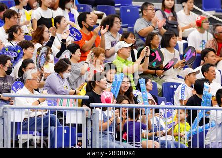 Fukuoka, Japon. 20 juillet 2023. FUKUOKA, JAPON - JUILLET 20 : les fans du Japon lors du match féminin des Championnats du monde de natation 2023 entre le Canada et le Japon le 20 juillet 2023 à Fukuoka, Japon (photo d'Albert Ten Hove/Orange Pictures) crédit : Orange pics BV/Alamy Live News Banque D'Images