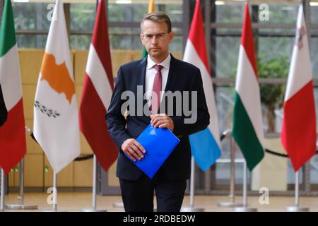 Bruxelles, Belgique. 20 juillet 2023. Le porte-parole de la Commission européenne, Peter STANO, arrive pour une réunion du Conseil des affaires étrangères de l'UE (FAC) au siège de l'UE à Bruxelles, en Belgique, le 20 juillet 2023. Crédit : ALEXANDROS MICHAILIDIS/Alamy Live News Banque D'Images